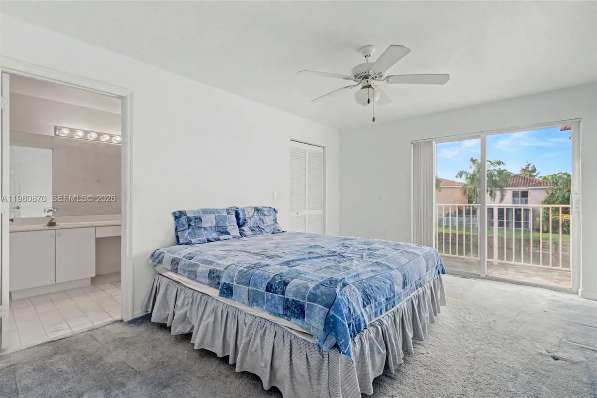 1550 N Trafalgar Cir, Hollywood FL 33020