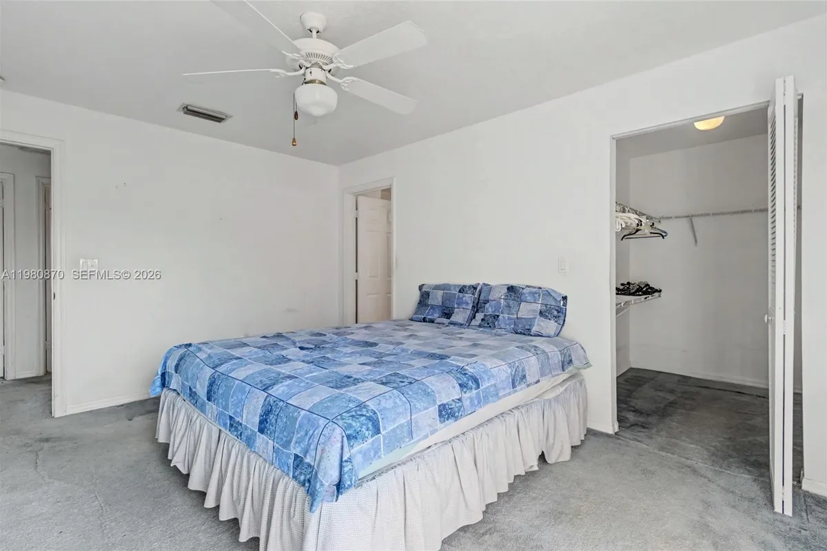 1550 N Trafalgar Cir, Hollywood FL 33020