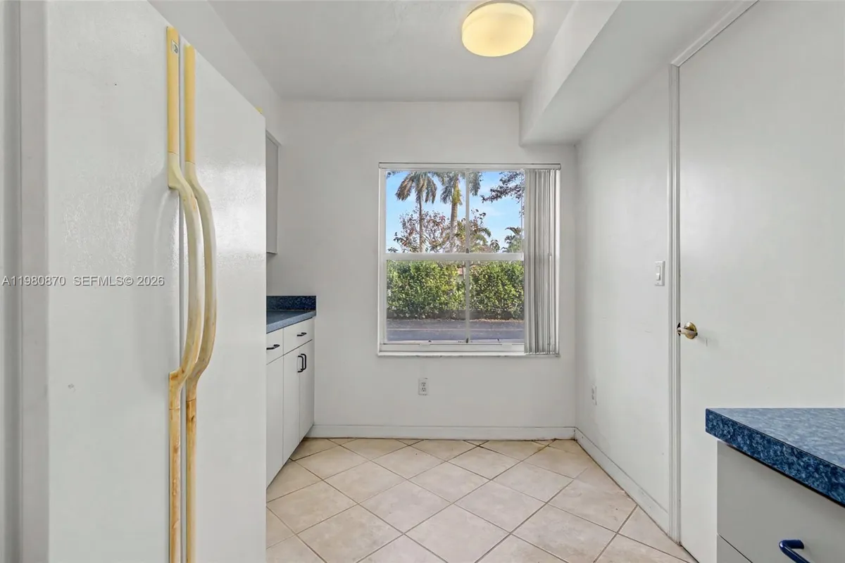 1550 N Trafalgar Cir, Hollywood FL 33020