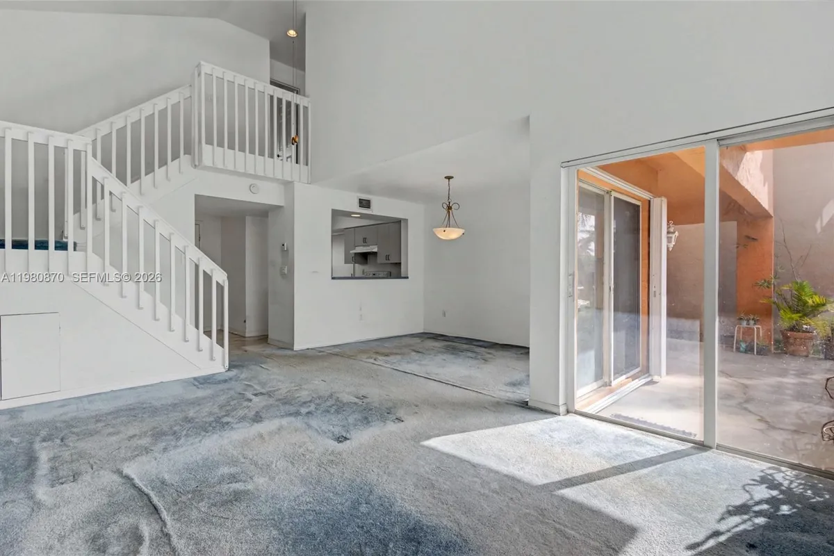 1550 N Trafalgar Cir, Hollywood FL 33020