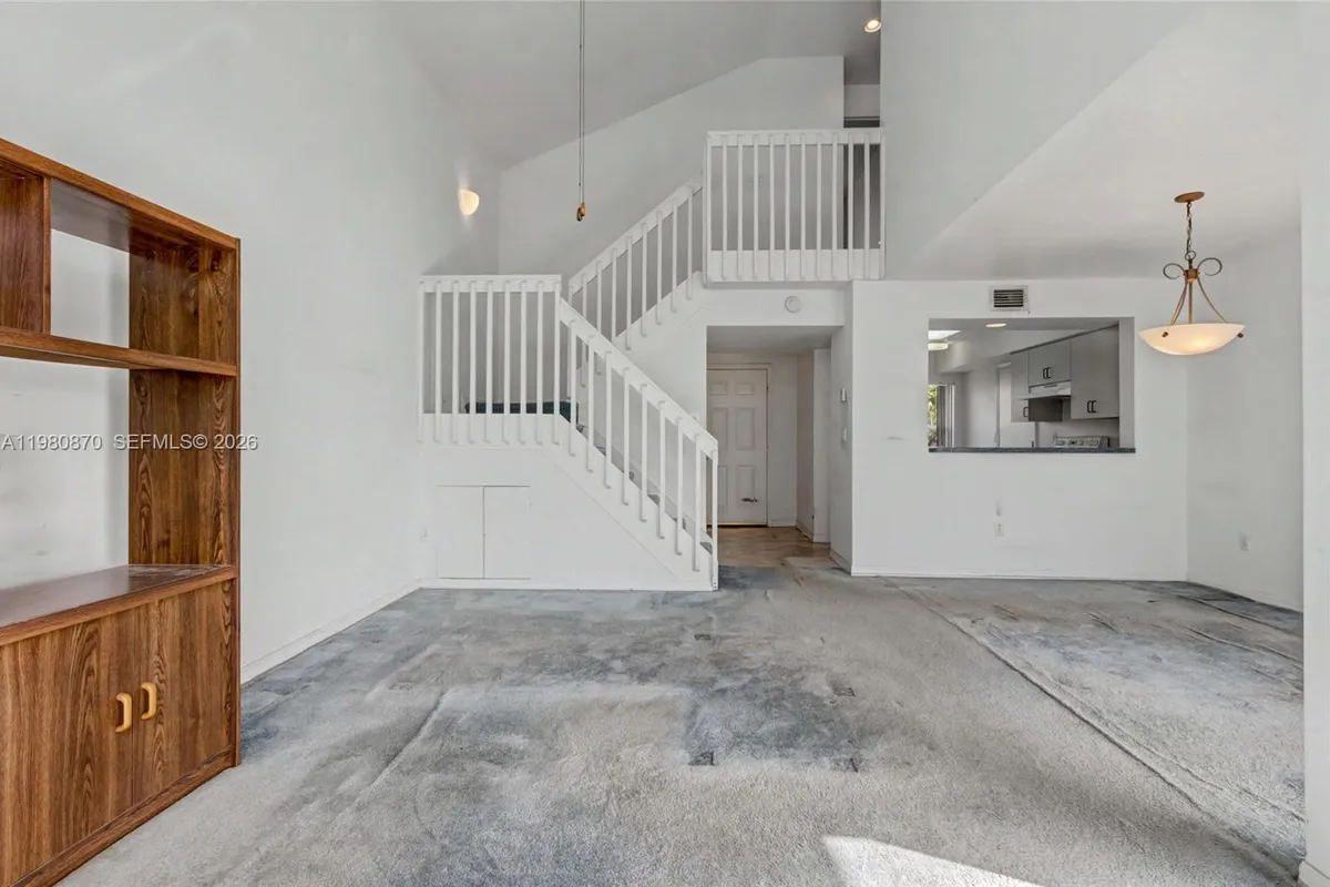 1550 N Trafalgar Cir, Hollywood FL 33020