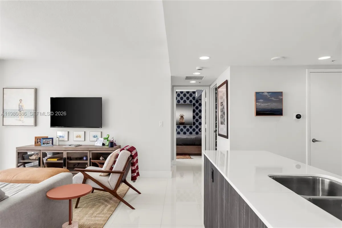 665 NE 25th St # 2102, Miami FL 33137