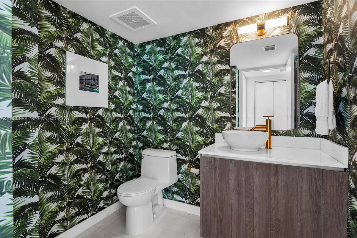 665 NE 25th St # 2102, Miami FL 33137