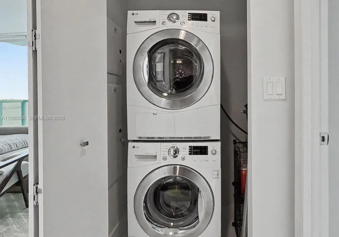 665 NE 25th St # 2102, Miami FL 33137