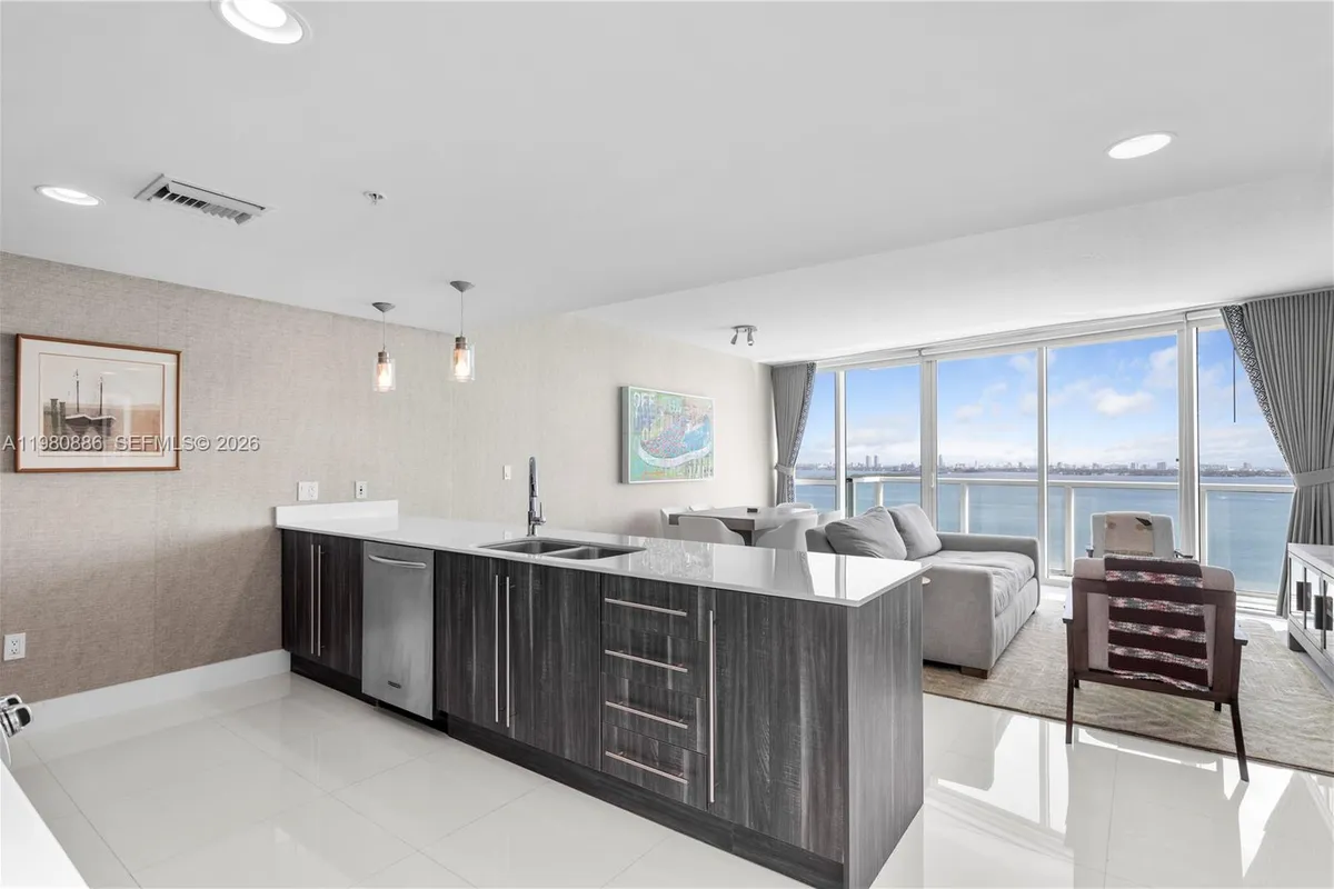 665 NE 25th St # 2102, Miami FL 33137