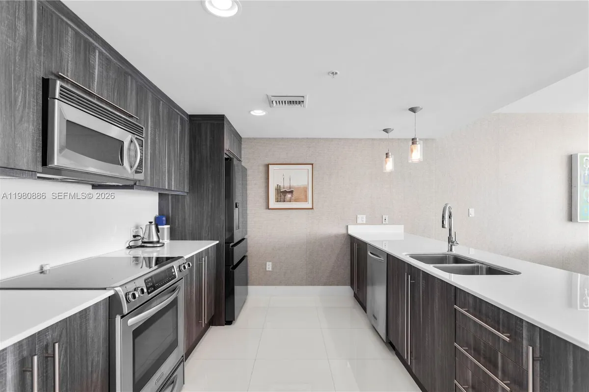 665 NE 25th St # 2102, Miami FL 33137