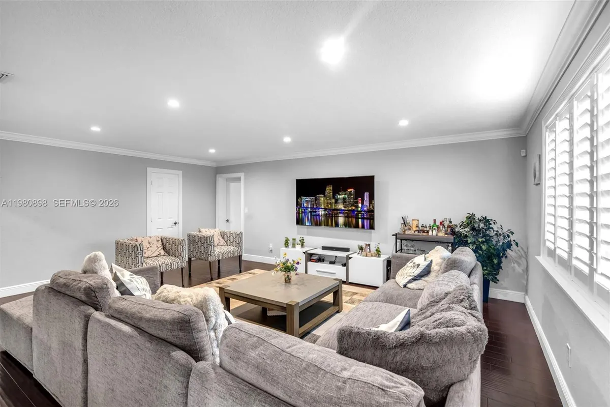 8700 SW 83rd Ct, Miami FL 33143