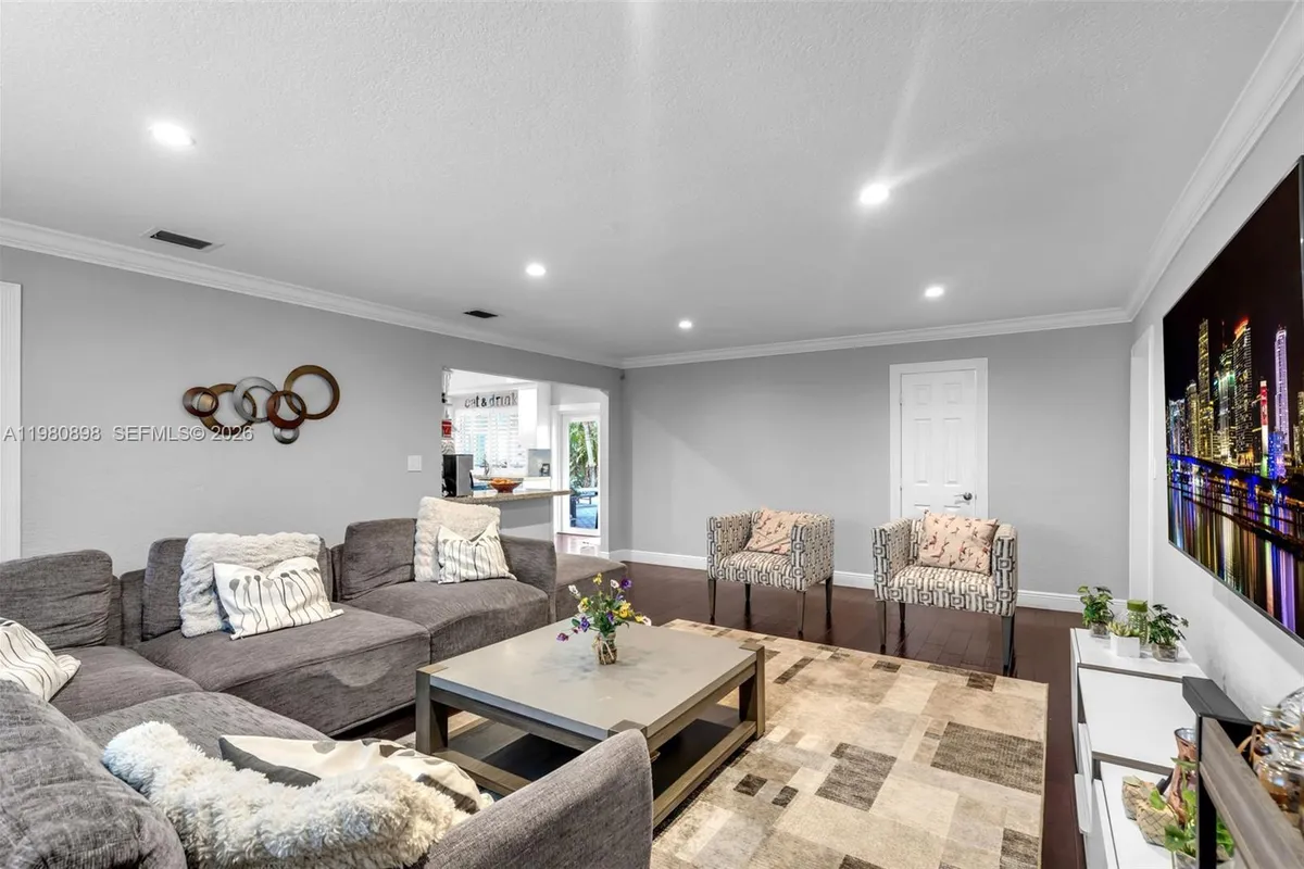 8700 SW 83rd Ct, Miami FL 33143