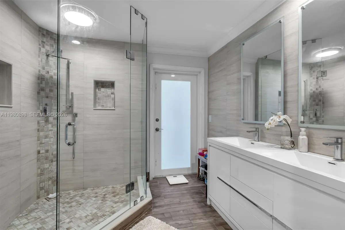 8700 SW 83rd Ct, Miami FL 33143