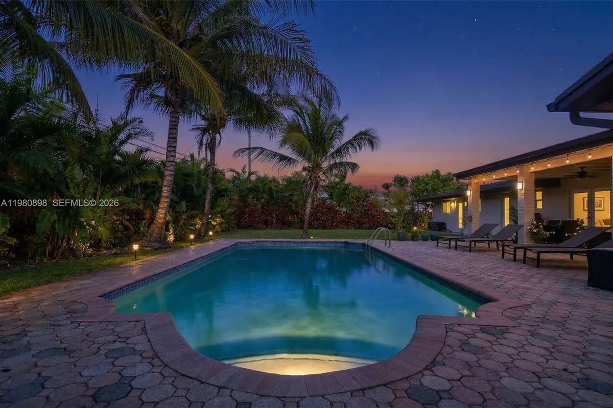 8700 SW 83rd Ct, Miami FL 33143