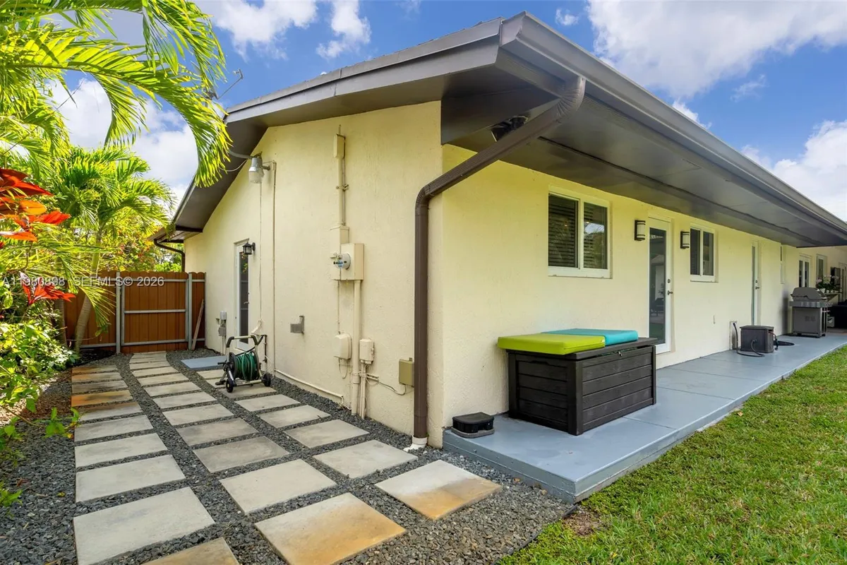 8700 SW 83rd Ct, Miami FL 33143