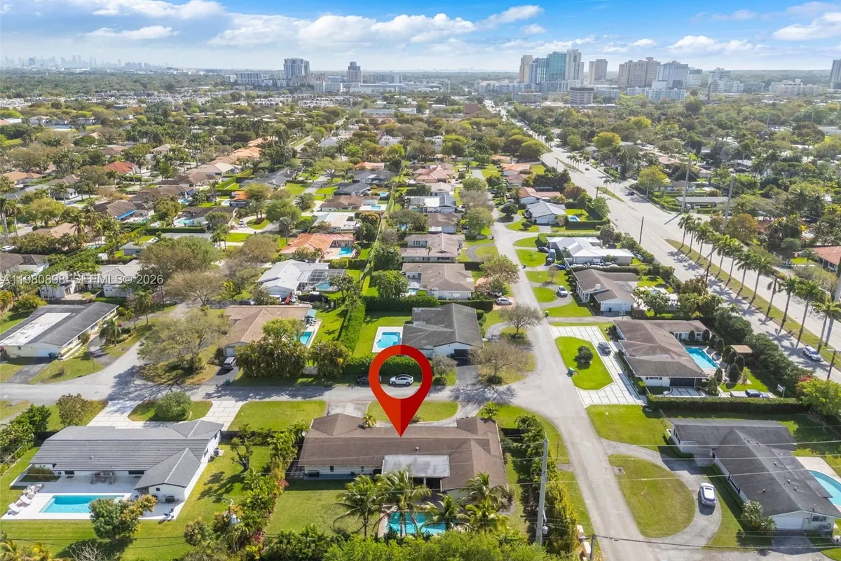 8700 SW 83rd Ct, Miami FL 33143