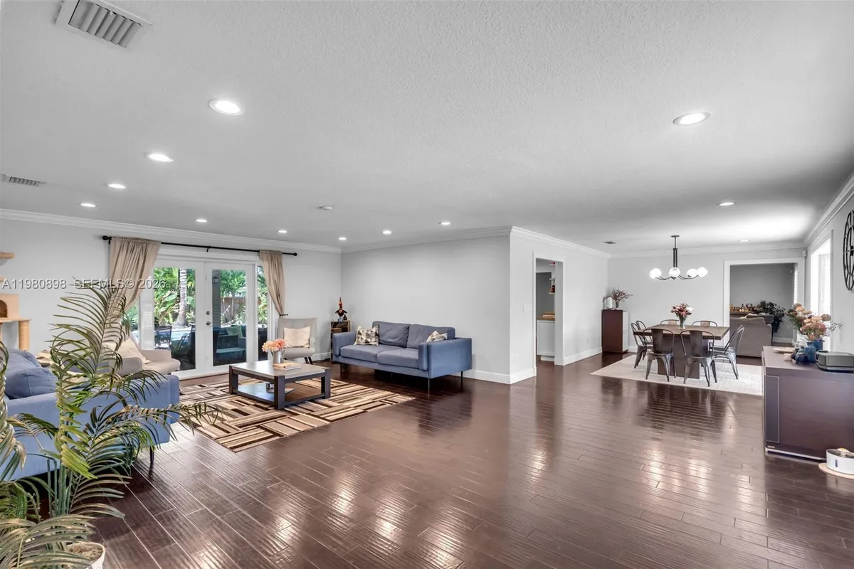 8700 SW 83rd Ct, Miami FL 33143