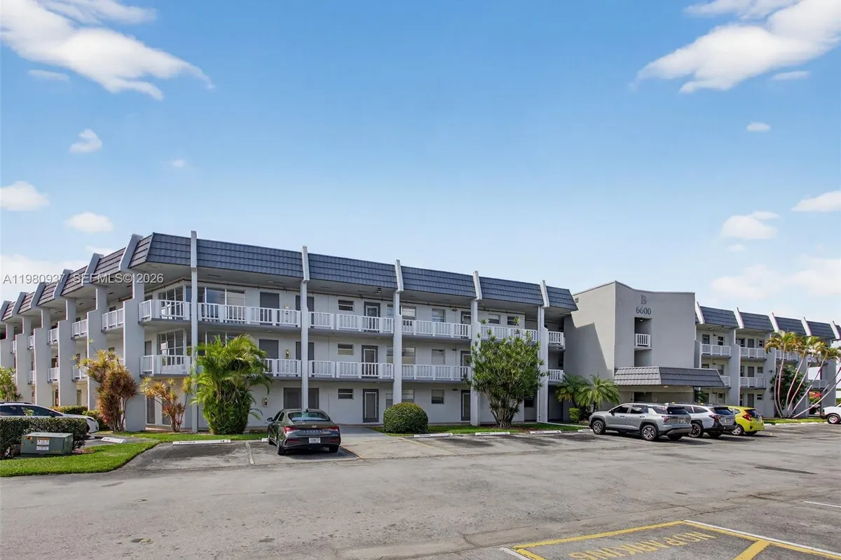 6600 Royal Palm Blvd # 207B, Margate FL 33063