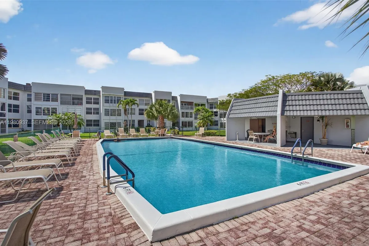 6600 Royal Palm Blvd # 207B, Margate FL 33063