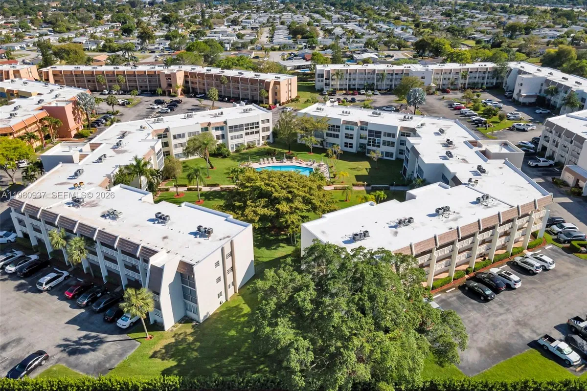 6600 Royal Palm Blvd # 207B, Margate FL 33063