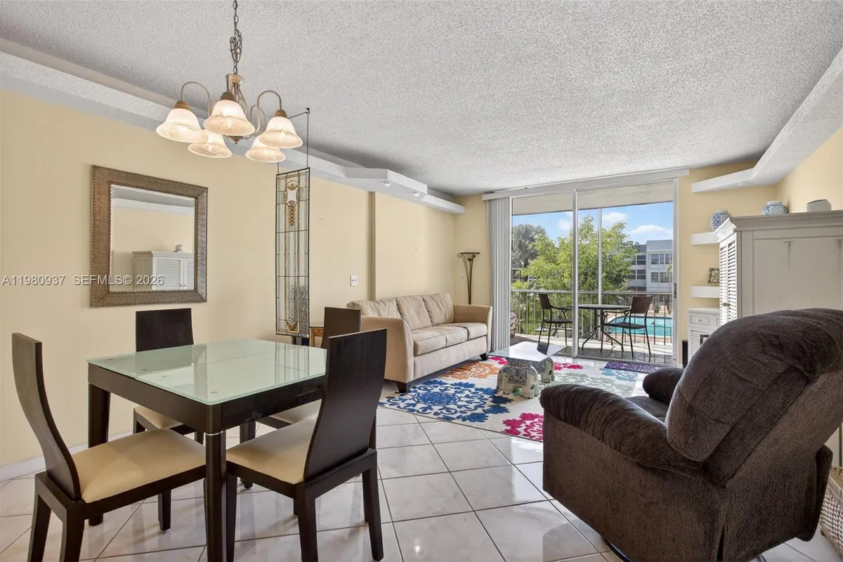 6600 Royal Palm Blvd # 207B, Margate FL 33063