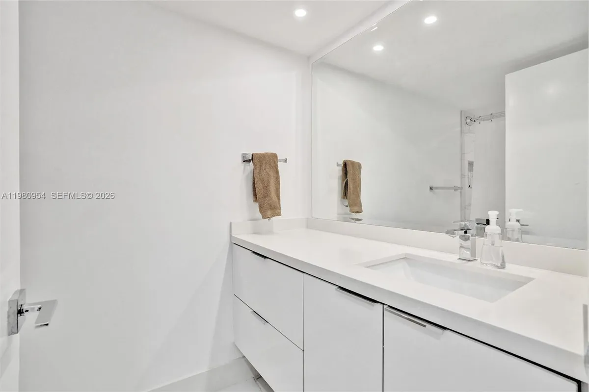 1201 S Ocean Dr # 1407S, Hollywood FL 33019