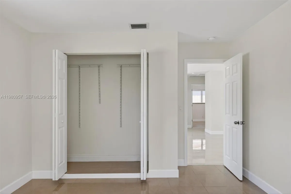 6740 Arthur St, Hollywood FL 33024