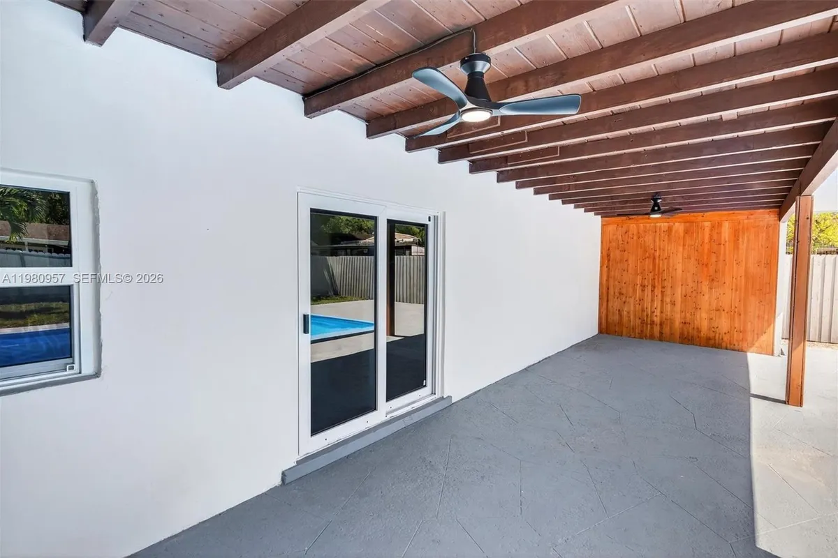 6740 Arthur St, Hollywood FL 33024