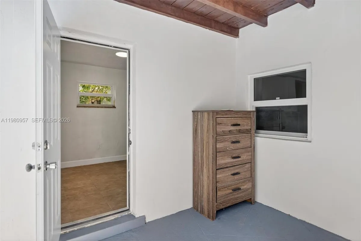 6740 Arthur St, Hollywood FL 33024