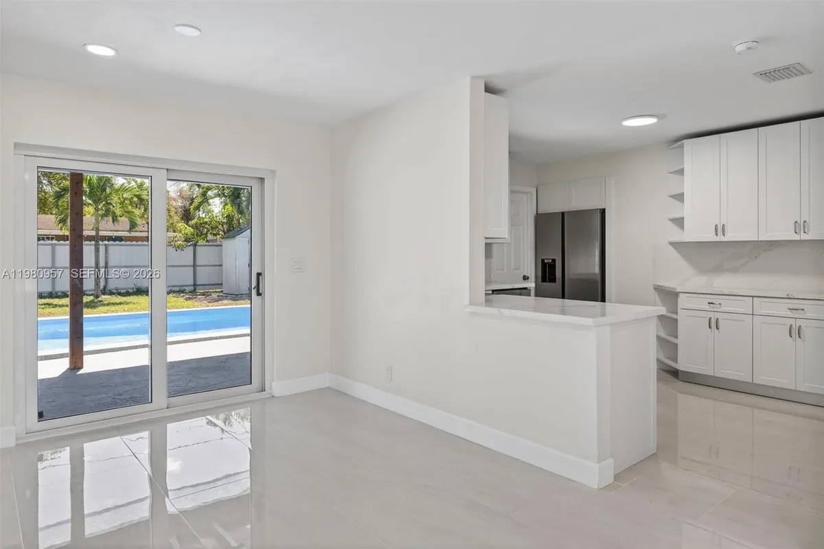 6740 Arthur St, Hollywood FL 33024