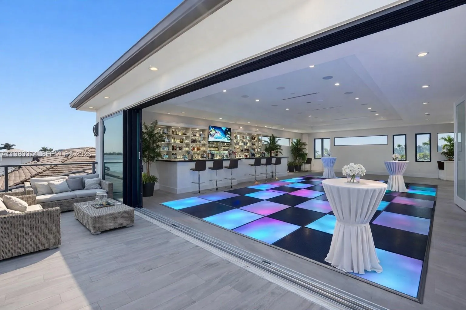 5735 Riverside Dr, Cape Coral FL 33904