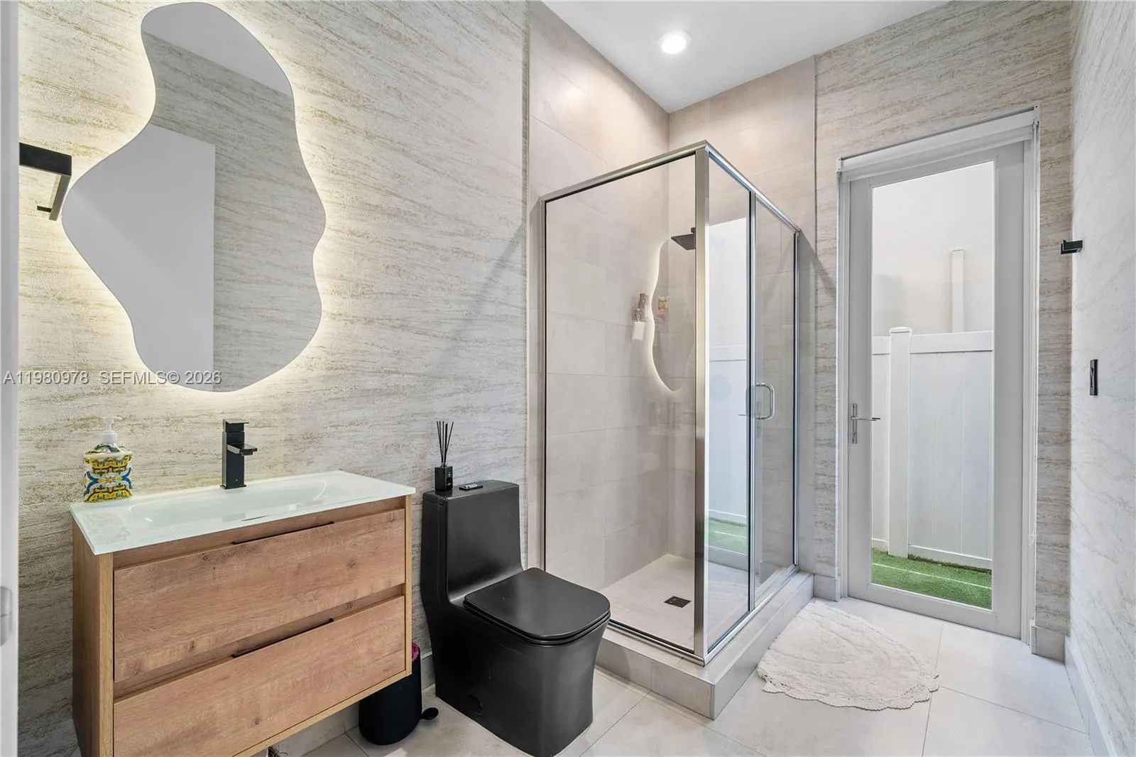 7453 NW 100th Ct, Doral FL 33178