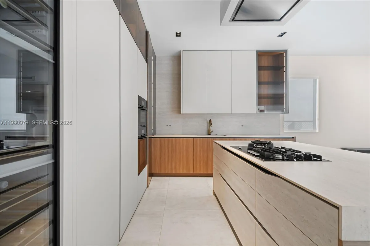 7453 NW 100th Ct, Doral FL 33178