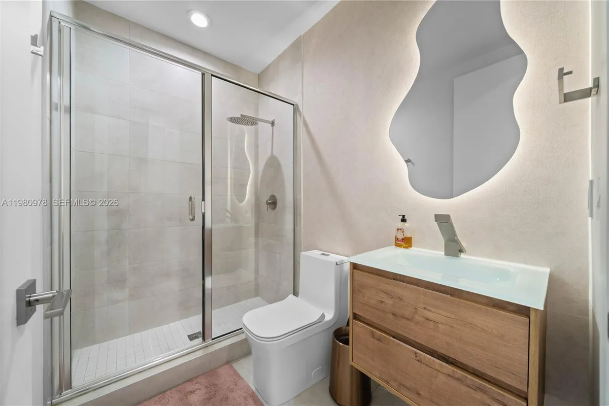 7453 NW 100th Ct, Doral FL 33178