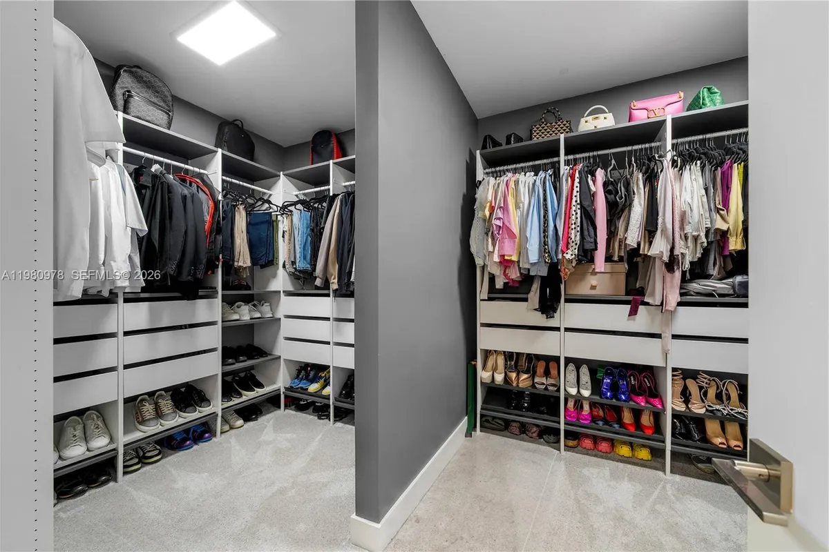 7453 NW 100th Ct, Doral FL 33178