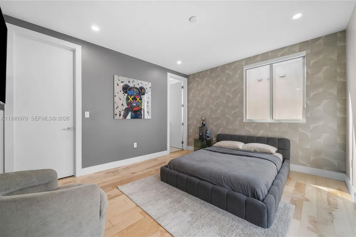 7453 NW 100th Ct, Doral FL 33178