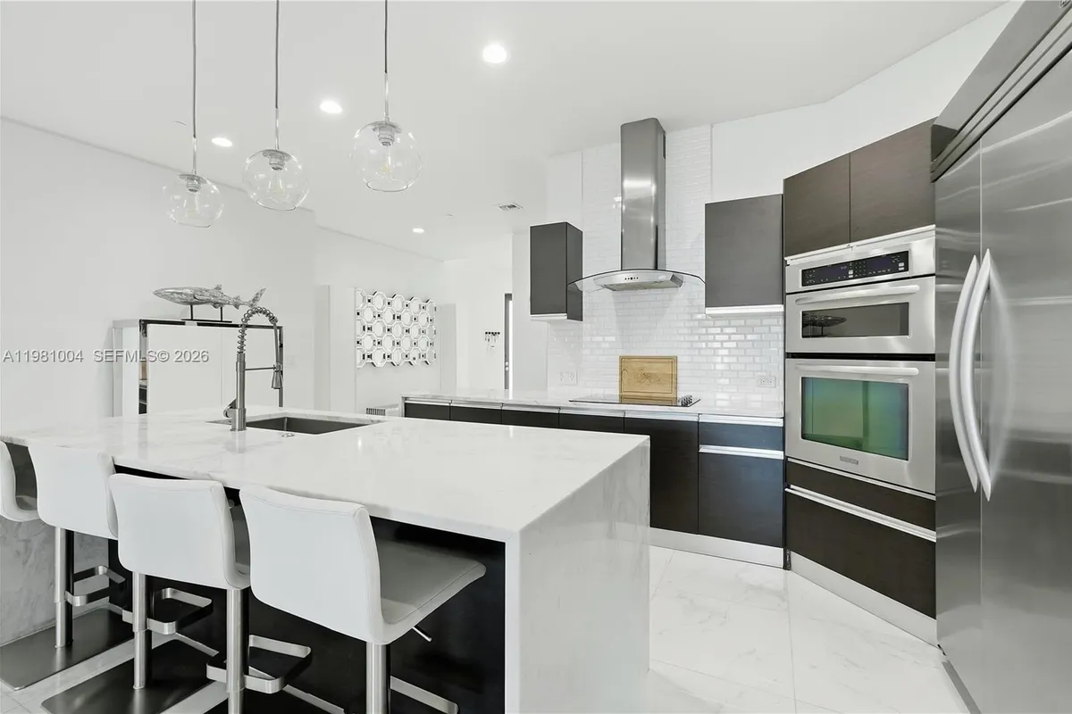 606 NE 14th Ave, Fort Lauderdale FL 33304