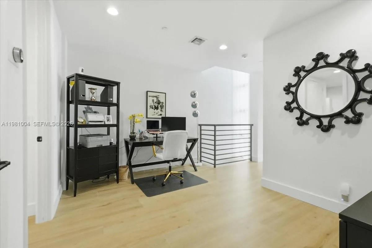 606 NE 14th Ave, Fort Lauderdale FL 33304