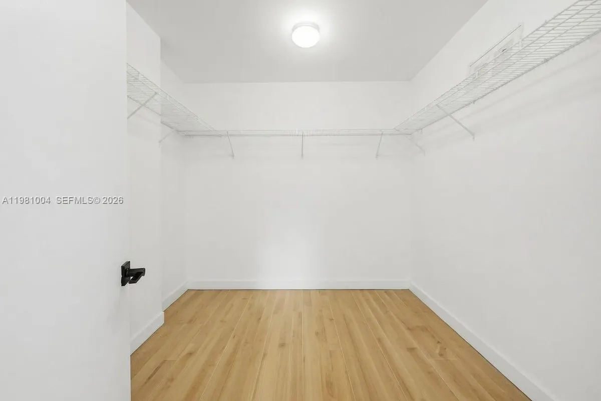 606 NE 14th Ave, Fort Lauderdale FL 33304