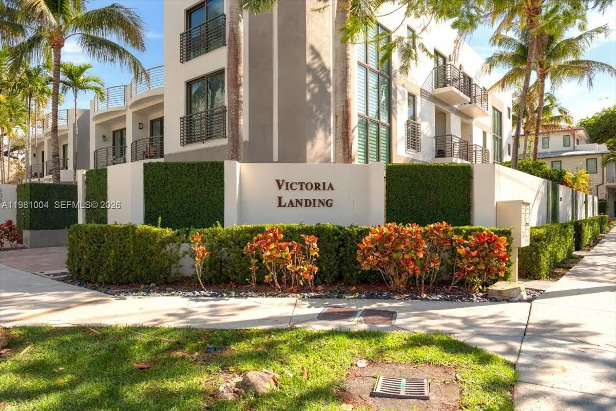 606 NE 14th Ave, Fort Lauderdale FL 33304