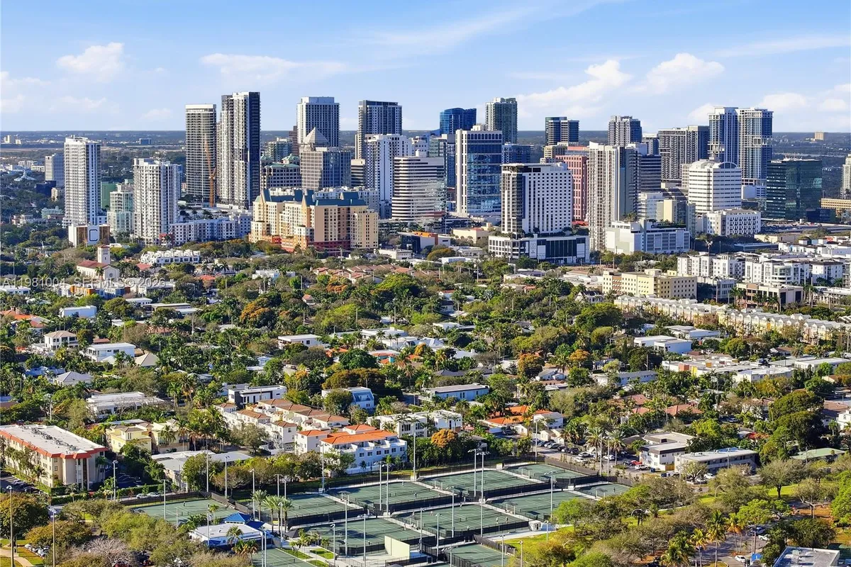 606 NE 14th Ave, Fort Lauderdale FL 33304