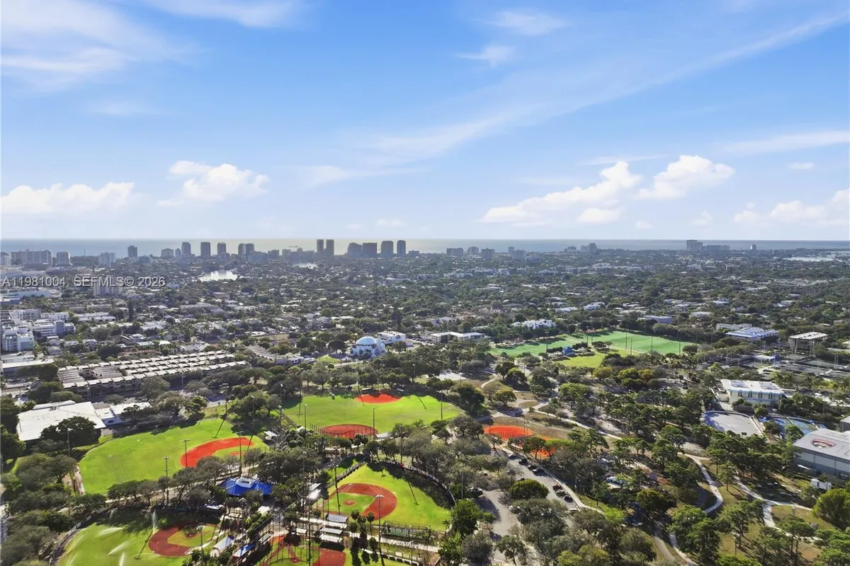 606 NE 14th Ave, Fort Lauderdale FL 33304