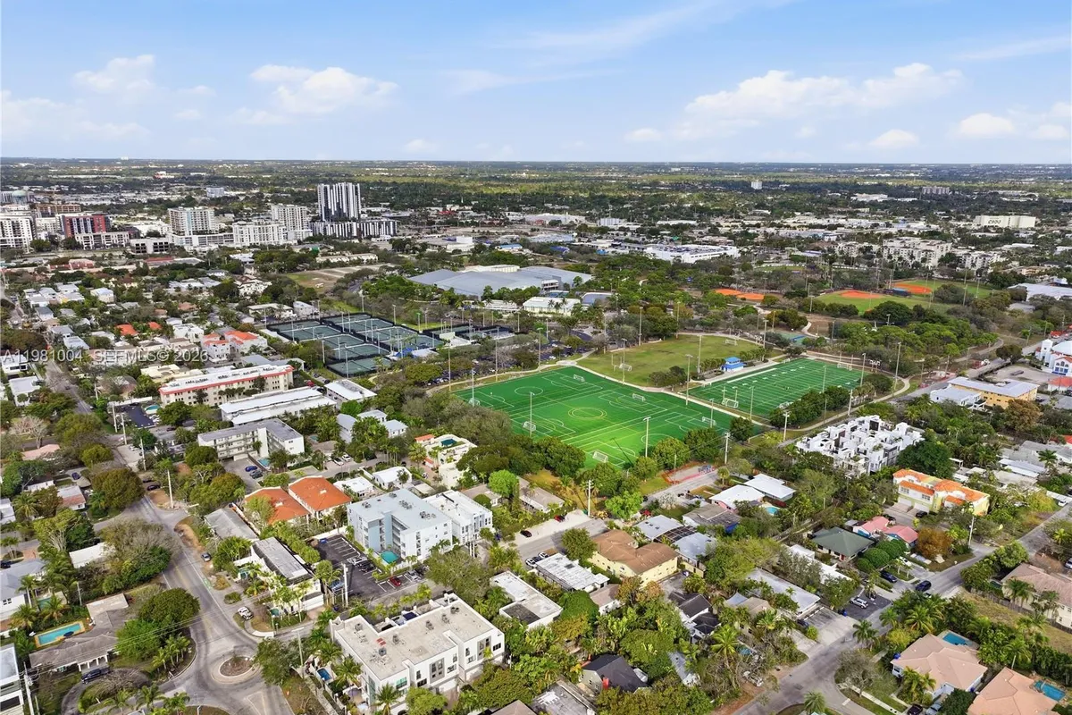 606 NE 14th Ave, Fort Lauderdale FL 33304