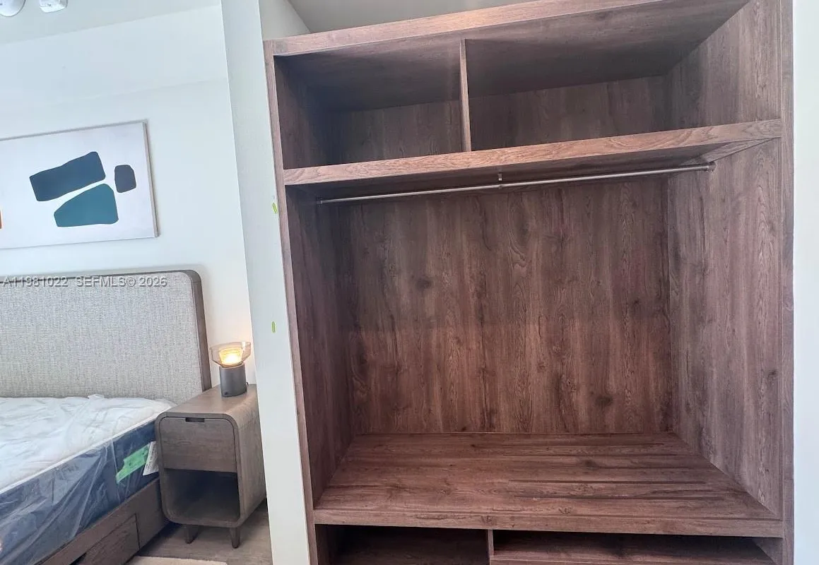 1611 SW 2nd Av # 306, Miami FL 33129