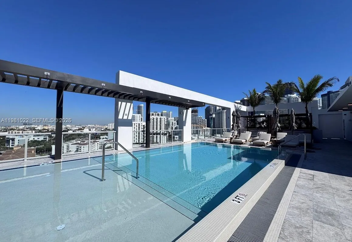 1611 SW 2nd Av # 306, Miami FL 33129