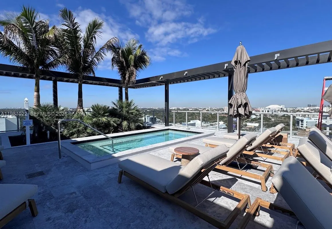 1611 SW 2nd Av # 306, Miami FL 33129