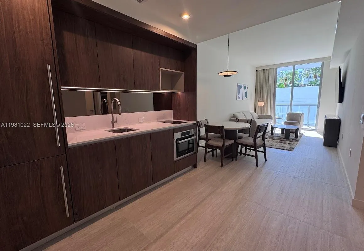 1611 SW 2nd Av # 306, Miami FL 33129