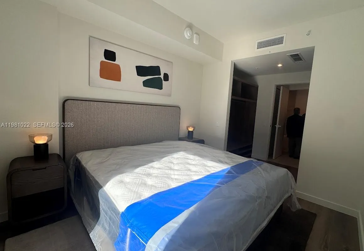 1611 SW 2nd Av # 306, Miami FL 33129