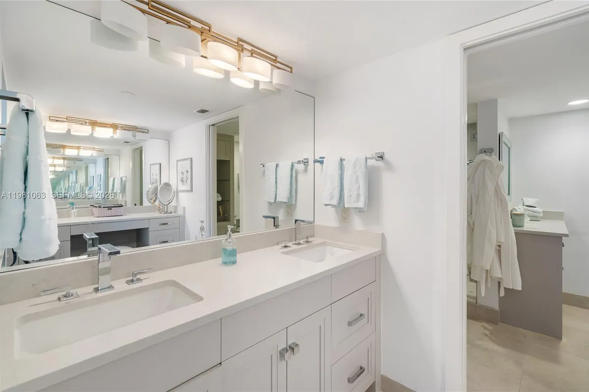 19670 Beach Rd # A404, Tequesta FL 33469