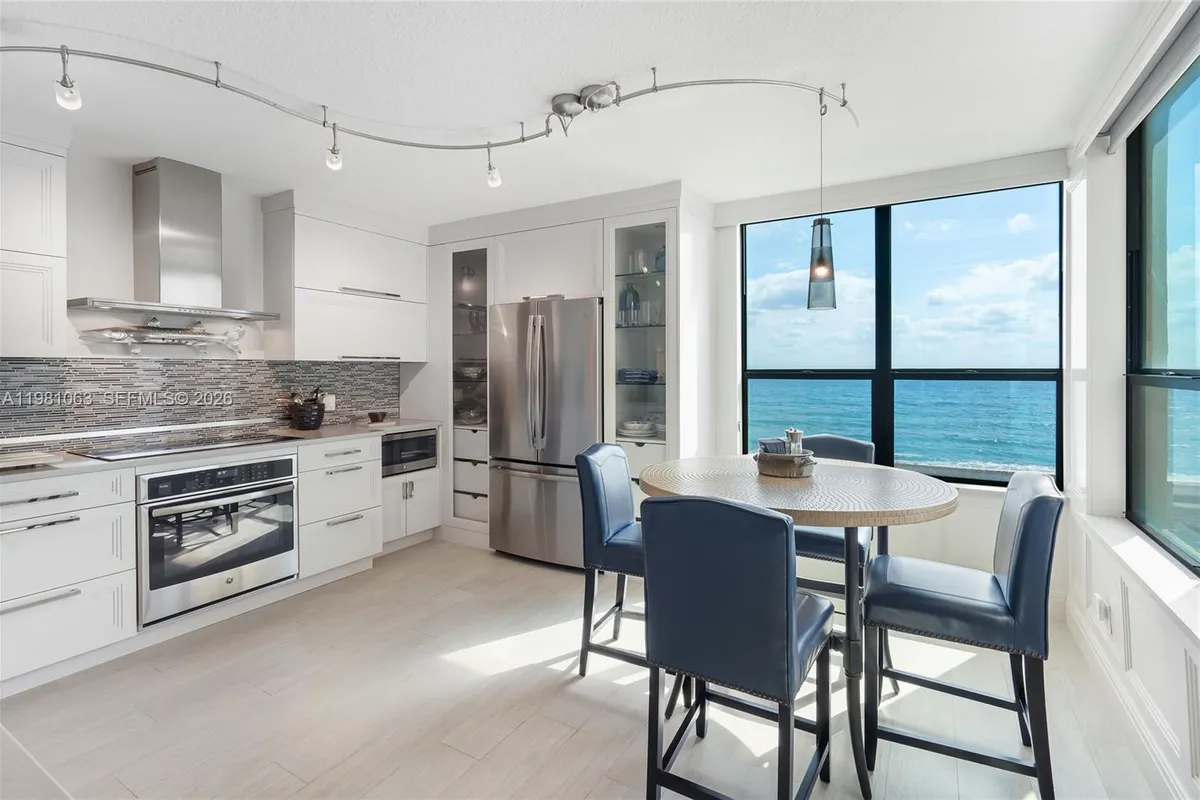 19670 Beach Rd # A404, Tequesta FL 33469