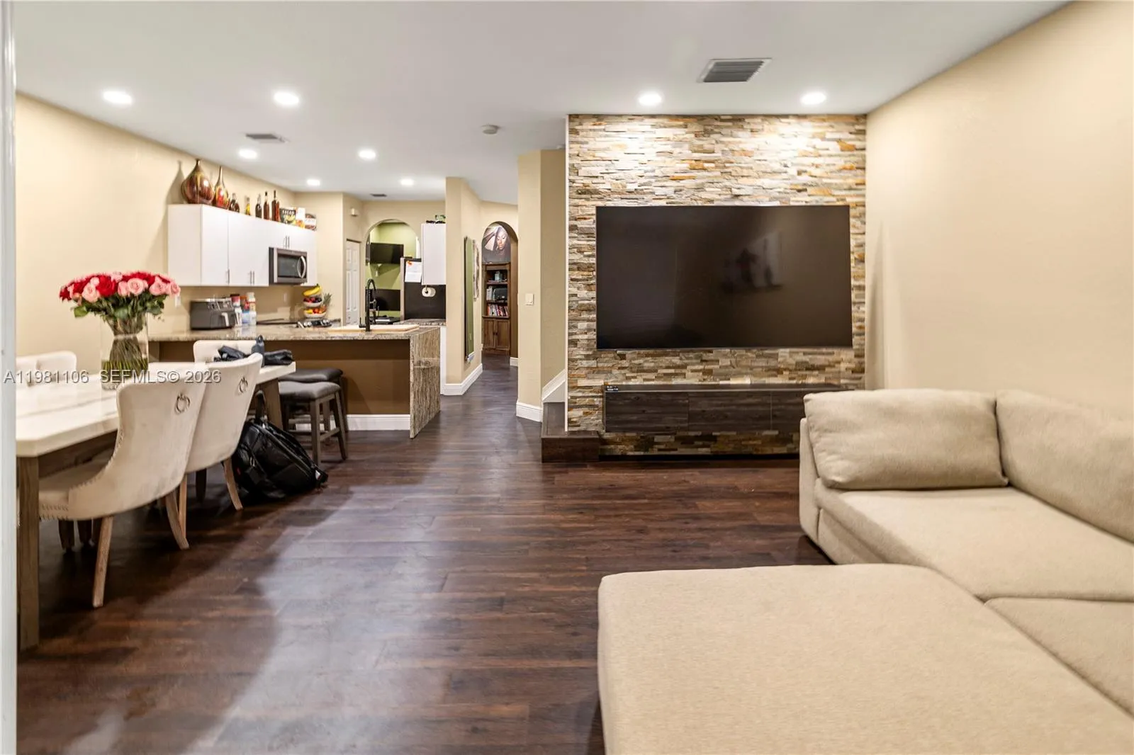 6037 SW 19th St, North Lauderdale FL 33068