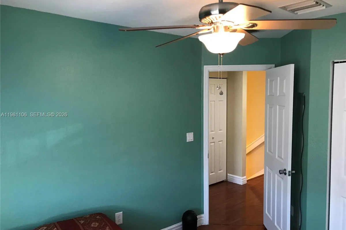 6037 SW 19th St, North Lauderdale FL 33068