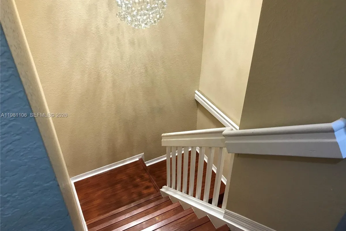 6037 SW 19th St, North Lauderdale FL 33068