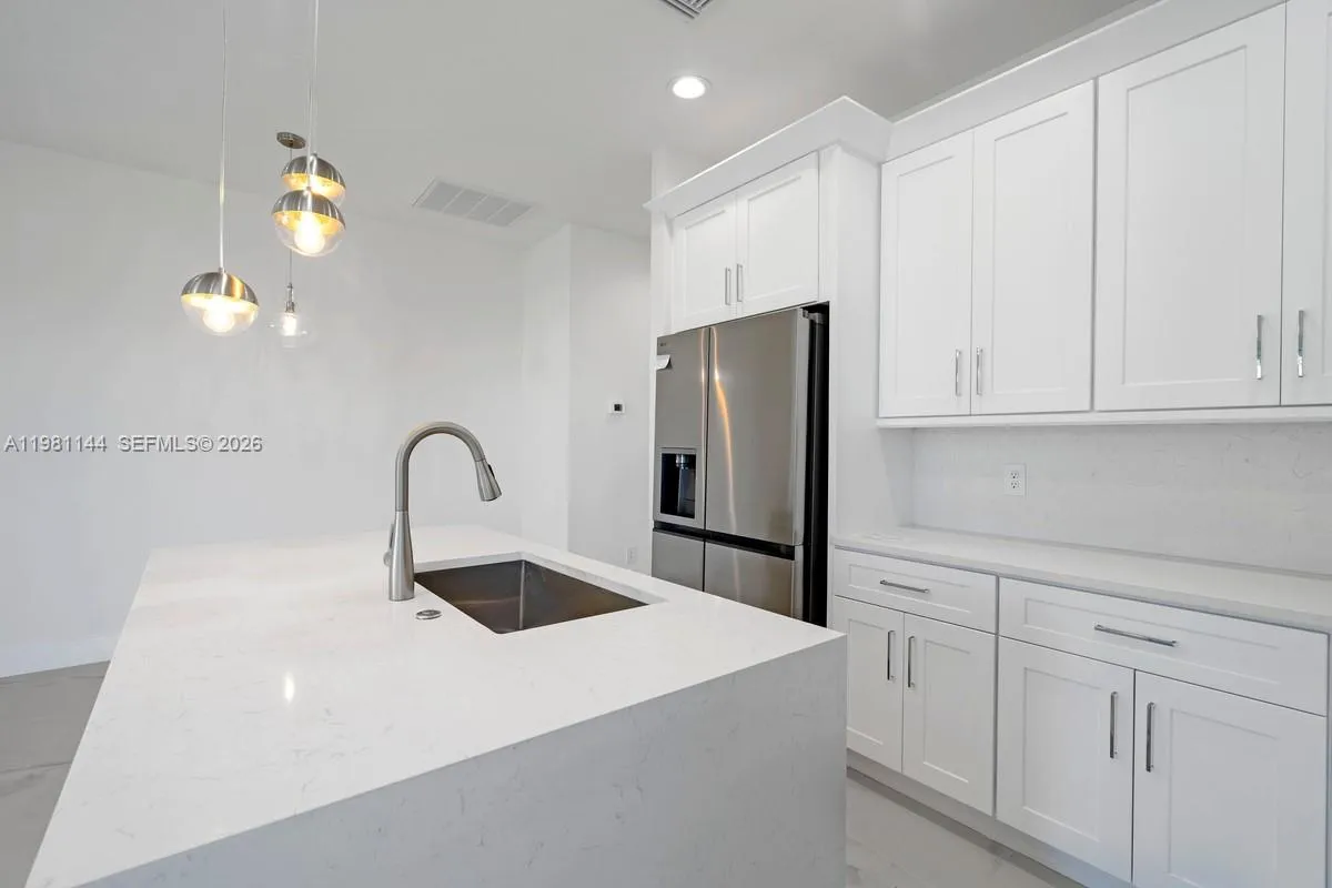 1105 SE 38 ST, Cape Coral FL 33904